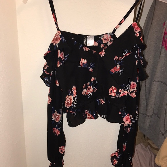 crop top - Picture 2 of 4